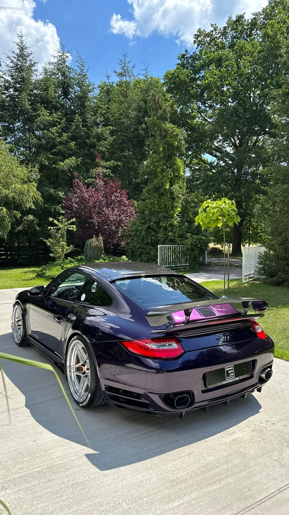 Porsche 911 po detailingu, ujęcie od tyłu